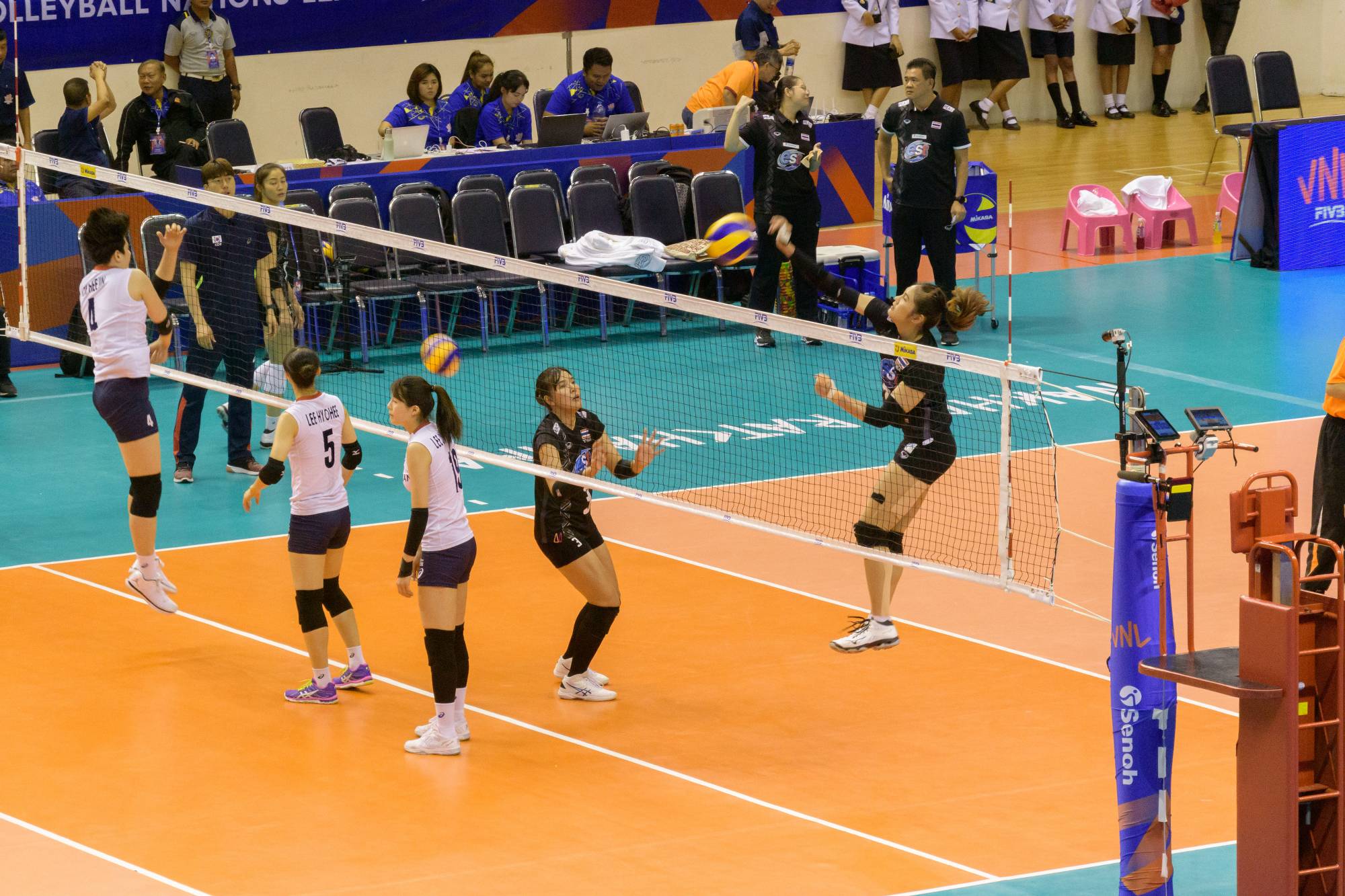 2018-06-05-korat-nakhonratchasima-vnl-volleyball-japan-turkey-korea-thailand-day1